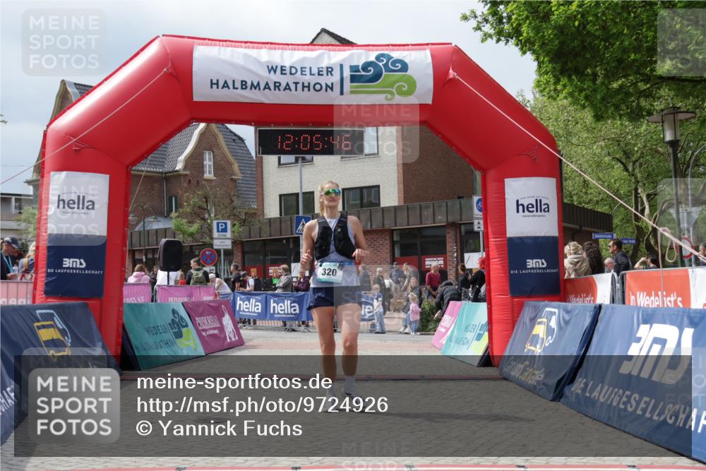 10.05.2026 - 8. Wedeler Halbmarathon Yannick Fuchs http://msf.ph/oto/9724926 10.05.2026 12:05:44 Ziel 320 meine-sportfotos.de