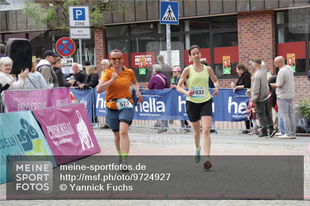 10.05.2026 - 8. Wedeler Halbmarathon Yannick Fuchs http://msf.ph/oto/9724927 10.05.2026 11:37:50 Ziel 573, 1033 meine-sportfotos.de