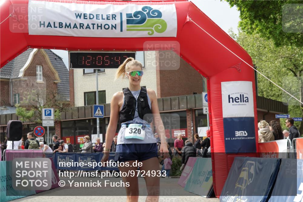 10.05.2026 - 8. Wedeler Halbmarathon Yannick Fuchs http://msf.ph/oto/9724933 10.05.2026 12:05:45 Ziel 320 meine-sportfotos.de