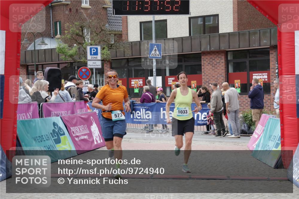 10.05.2026 - 8. Wedeler Halbmarathon Yannick Fuchs http://msf.ph/oto/9724940 10.05.2026 11:37:51 Ziel 573, 1033 meine-sportfotos.de