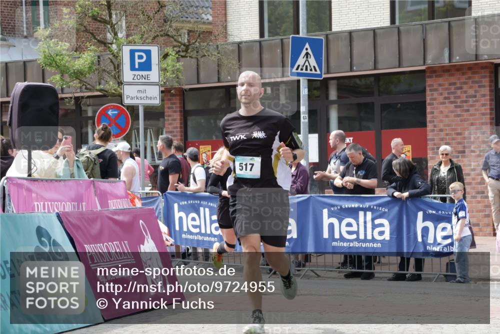 10.05.2026 - 8. Wedeler Halbmarathon Yannick Fuchs http://msf.ph/oto/9724955 10.05.2026 12:06:07 Ziel 68, 517 meine-sportfotos.de