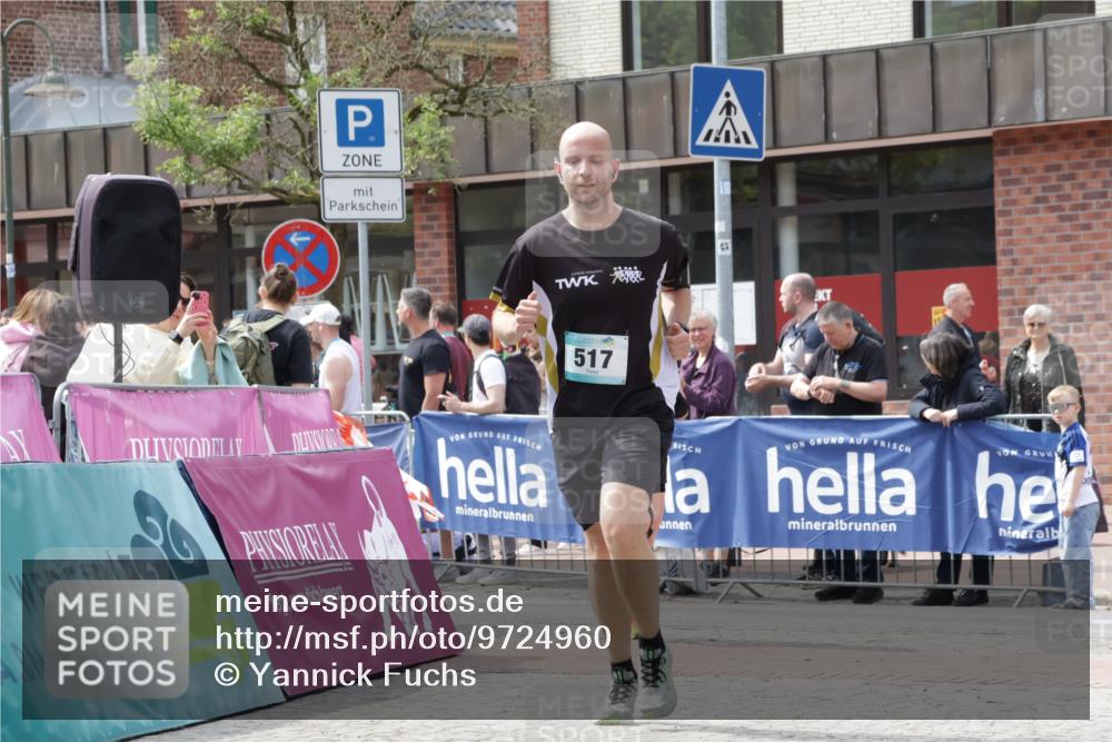 10.05.2026 - 8. Wedeler Halbmarathon Yannick Fuchs http://msf.ph/oto/9724960 10.05.2026 12:06:07 Ziel 68, 517 meine-sportfotos.de