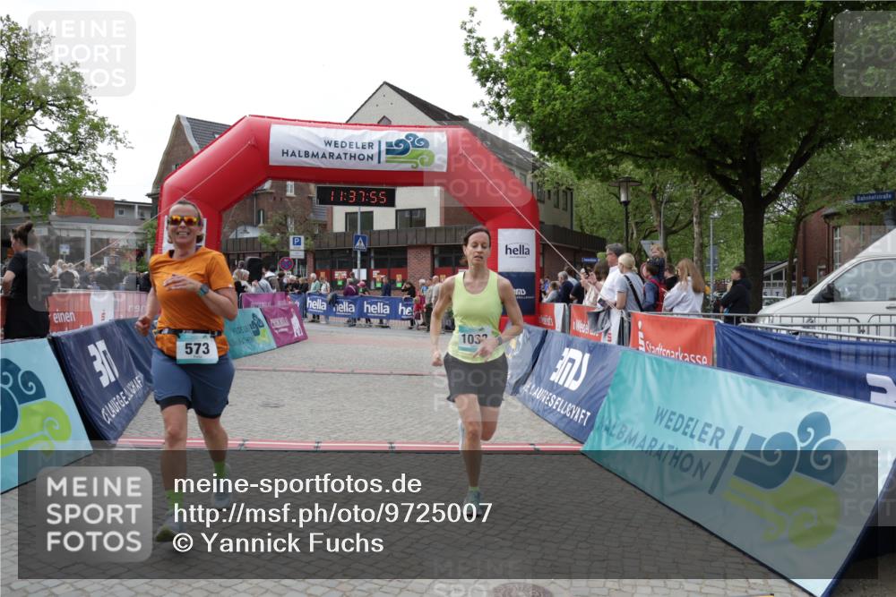 10.05.2026 - 8. Wedeler Halbmarathon Yannick Fuchs http://msf.ph/oto/9725007 10.05.2026 11:37:53 Ziel 573, 1033 meine-sportfotos.de