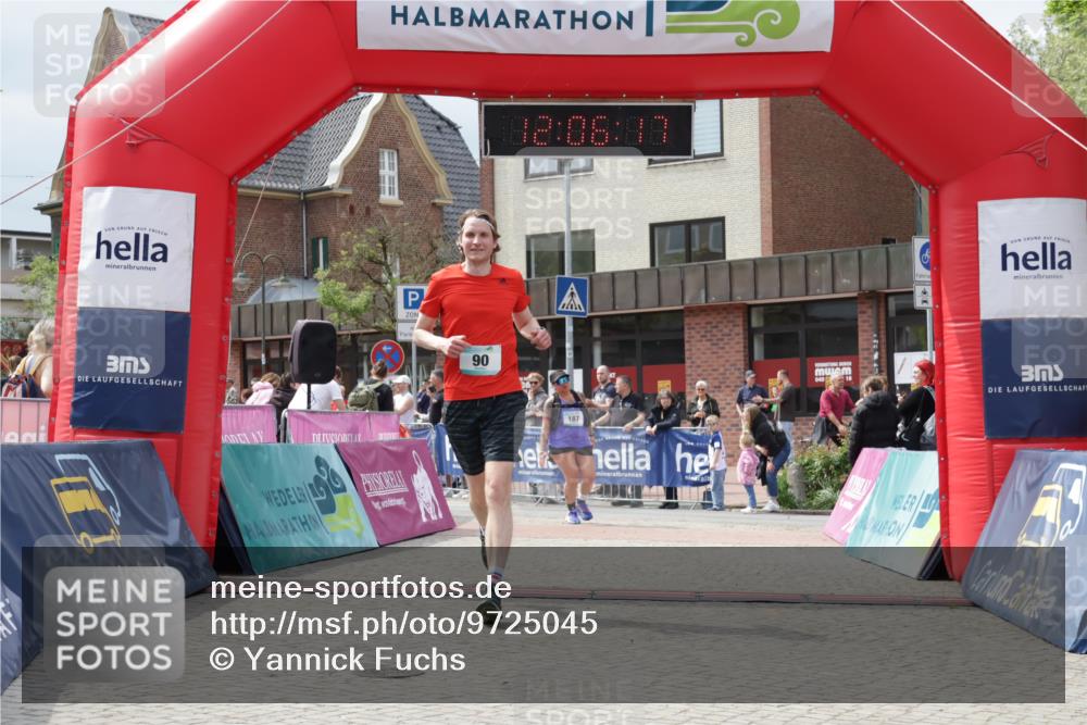 10.05.2026 - 8. Wedeler Halbmarathon Yannick Fuchs http://msf.ph/oto/9725045 10.05.2026 12:06:15 Ziel 68, 90, 187 meine-sportfotos.de