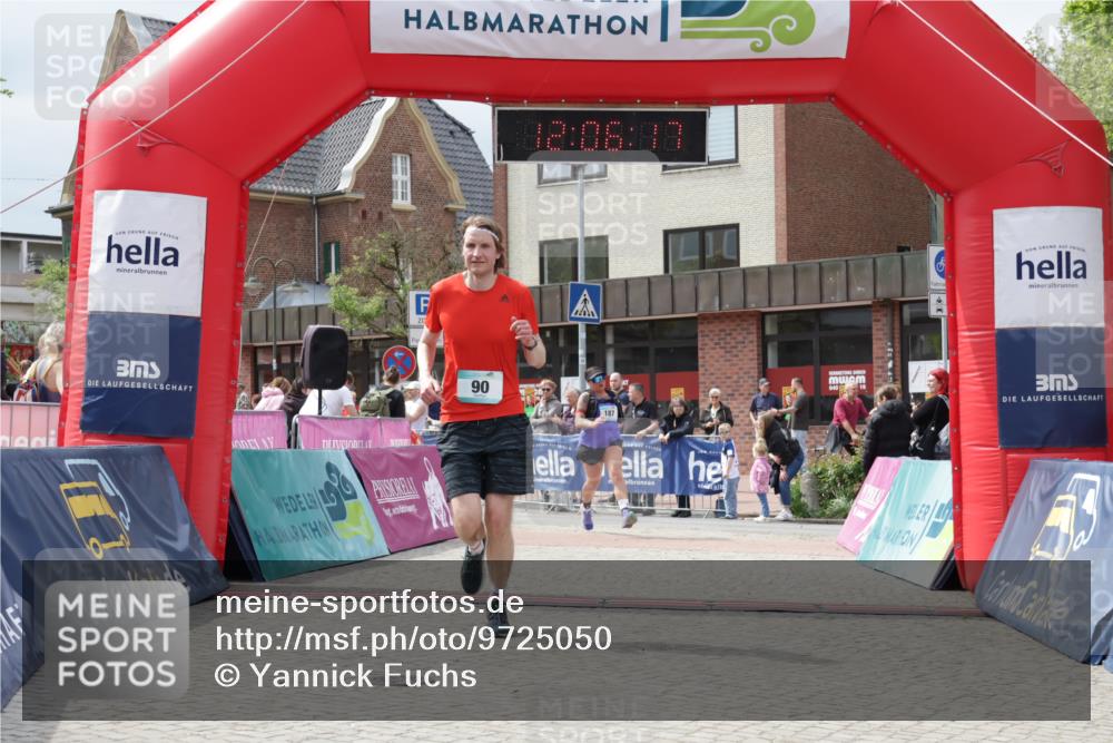 10.05.2026 - 8. Wedeler Halbmarathon Yannick Fuchs http://msf.ph/oto/9725050 10.05.2026 12:06:15 Ziel 68, 90, 187 meine-sportfotos.de