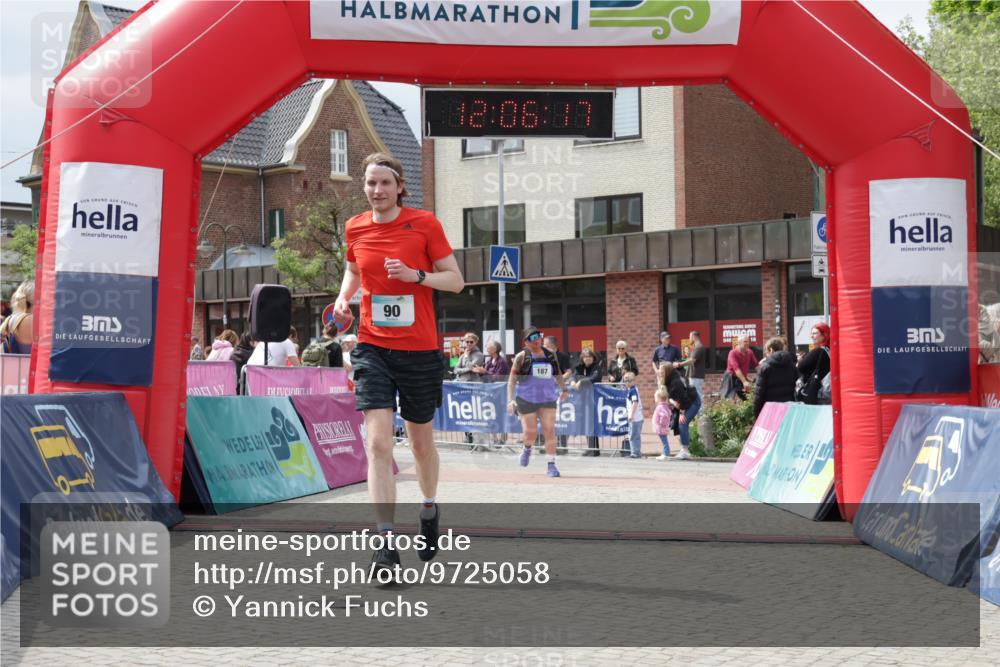 10.05.2026 - 8. Wedeler Halbmarathon Yannick Fuchs http://msf.ph/oto/9725058 10.05.2026 12:06:15 Ziel 68, 90, 187 meine-sportfotos.de