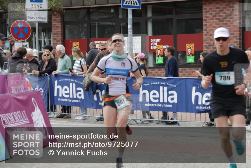 10.05.2026 - 8. Wedeler Halbmarathon Yannick Fuchs http://msf.ph/oto/9725077 10.05.2026 11:38:07 Ziel 80, 81, 657, 789, 2017, 2208 meine-sportfotos.de