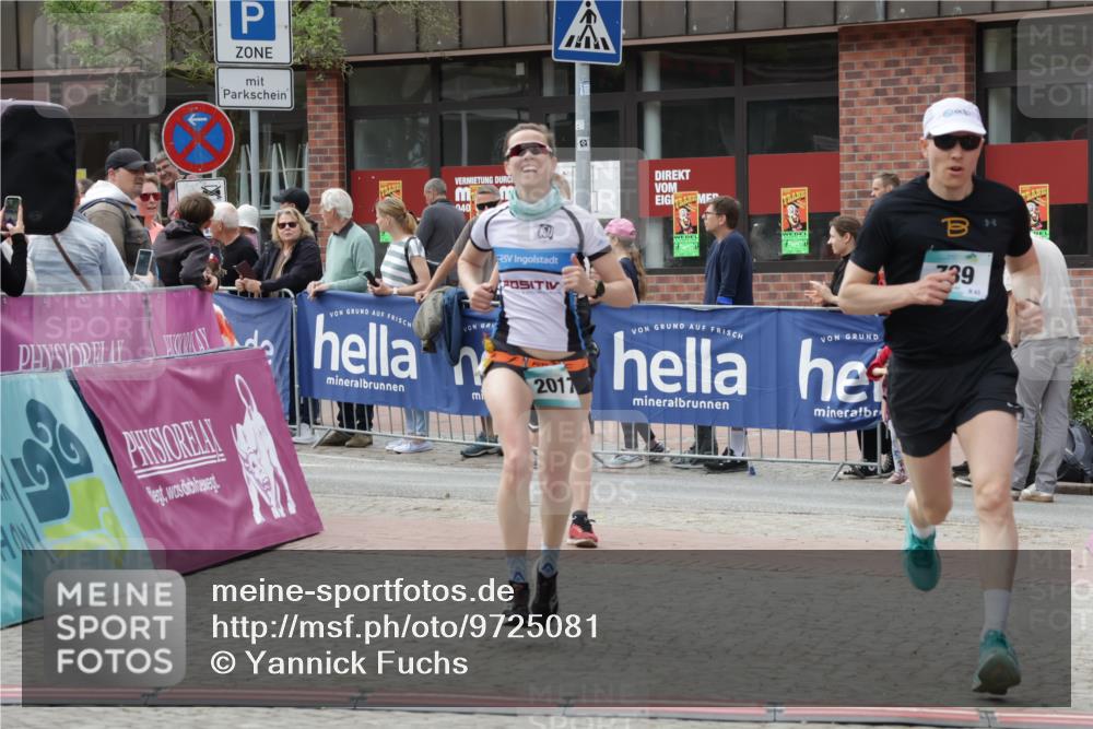10.05.2026 - 8. Wedeler Halbmarathon Yannick Fuchs http://msf.ph/oto/9725081 10.05.2026 11:38:07 Ziel 80, 81, 657, 789, 2017, 2208 meine-sportfotos.de