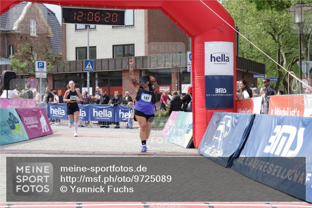 10.05.2026 - 8. Wedeler Halbmarathon Yannick Fuchs http://msf.ph/oto/9725089 10.05.2026 12:06:18 Ziel 90, 187, 1015 meine-sportfotos.de