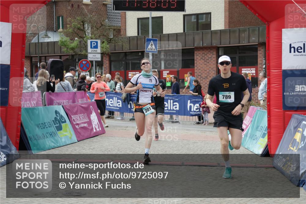 10.05.2026 - 8. Wedeler Halbmarathon Yannick Fuchs http://msf.ph/oto/9725097 10.05.2026 11:38:07 Ziel 80, 81, 657, 789, 2017, 2208 meine-sportfotos.de