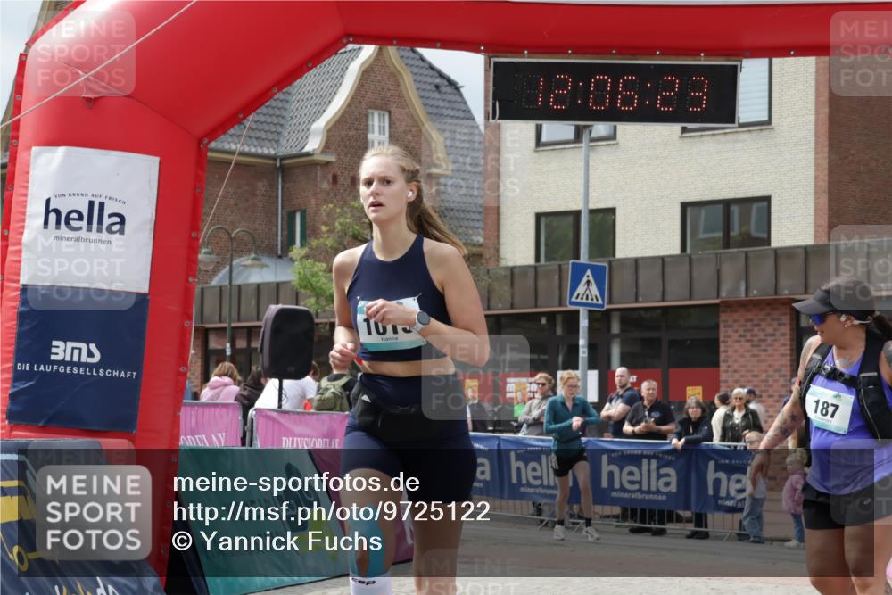 10.05.2026 - 8. Wedeler Halbmarathon Yannick Fuchs http://msf.ph/oto/9725122 10.05.2026 12:06:21 Ziel 90, 187, 192, 1015, 2129 meine-sportfotos.de