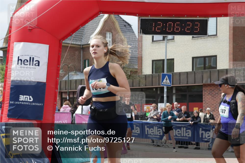 10.05.2026 - 8. Wedeler Halbmarathon Yannick Fuchs http://msf.ph/oto/9725127 10.05.2026 12:06:22 Ziel 187, 192, 1015, 2129 meine-sportfotos.de