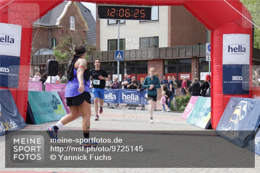 10.05.2026 - 8. Wedeler Halbmarathon Yannick Fuchs http://msf.ph/oto/9725145 10.05.2026 12:06:23 Ziel 187, 192, 1015, 2129 meine-sportfotos.de