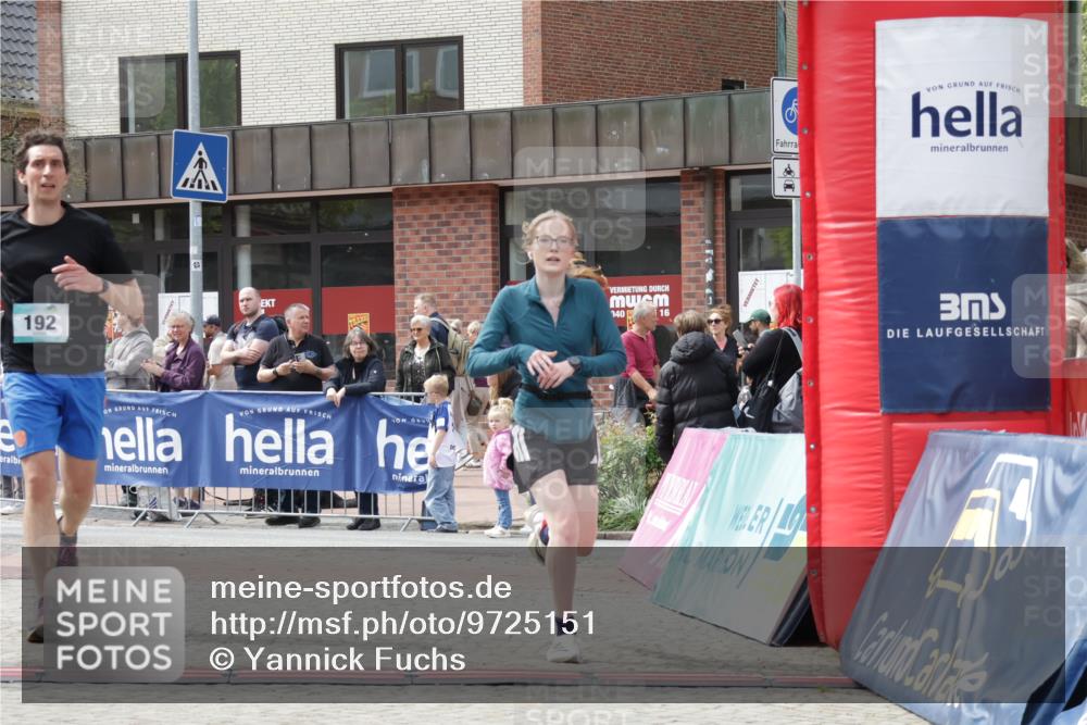 10.05.2026 - 8. Wedeler Halbmarathon Yannick Fuchs http://msf.ph/oto/9725151 10.05.2026 12:06:24 Ziel 187, 192, 1015, 2129 meine-sportfotos.de