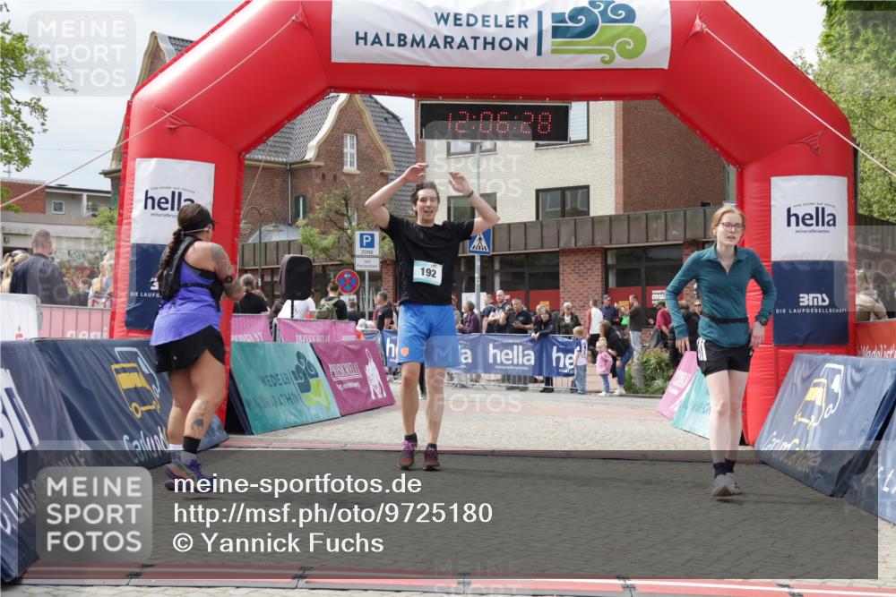 10.05.2026 - 8. Wedeler Halbmarathon Yannick Fuchs http://msf.ph/oto/9725180 10.05.2026 12:06:26 Ziel 192, 1015, 2129 meine-sportfotos.de