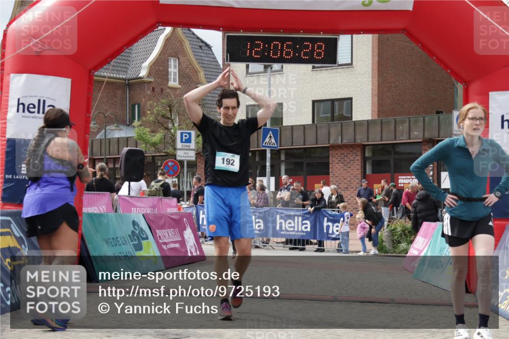 10.05.2026 - 8. Wedeler Halbmarathon Yannick Fuchs http://msf.ph/oto/9725193 10.05.2026 12:06:26 Ziel 192, 1015, 2129 meine-sportfotos.de