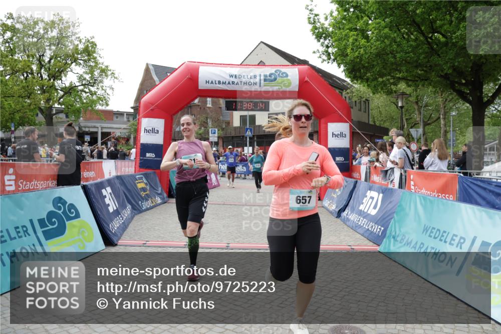 10.05.2026 - 8. Wedeler Halbmarathon Yannick Fuchs http://msf.ph/oto/9725223 10.05.2026 11:38:12 Ziel 81, 582, 657, 789, 2017, 2141, 2145, 2208 meine-sportfotos.de