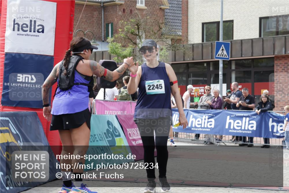 10.05.2026 - 8. Wedeler Halbmarathon Yannick Fuchs http://msf.ph/oto/9725234 10.05.2026 12:06:31 Ziel 192, 495, 2129, 2245 meine-sportfotos.de