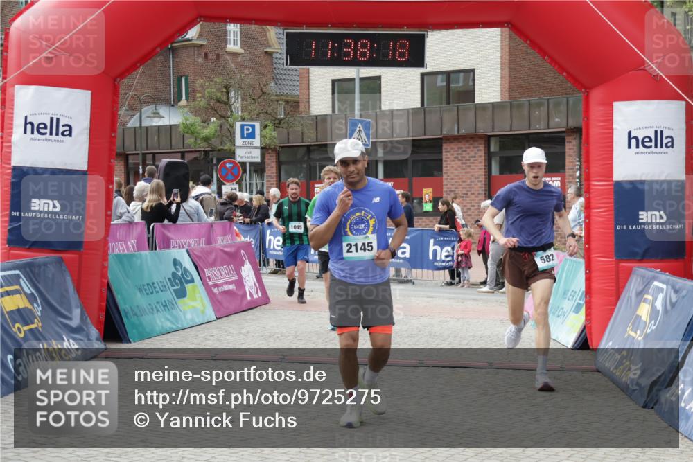 10.05.2026 - 8. Wedeler Halbmarathon Yannick Fuchs http://msf.ph/oto/9725275 10.05.2026 11:38:16 Ziel 81, 582, 657, 922, 1045, 2141, 2145 meine-sportfotos.de