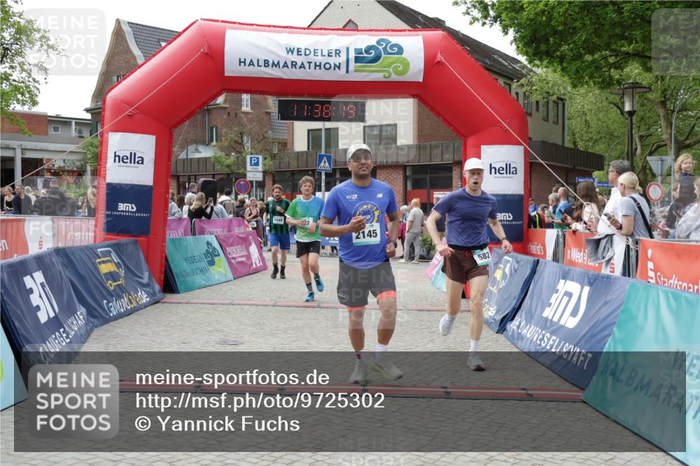 10.05.2026 - 8. Wedeler Halbmarathon Yannick Fuchs http://msf.ph/oto/9725302 10.05.2026 11:38:17 Ziel 81, 146, 582, 768, 922, 1045, 2141, 2145 meine-sportfotos.de