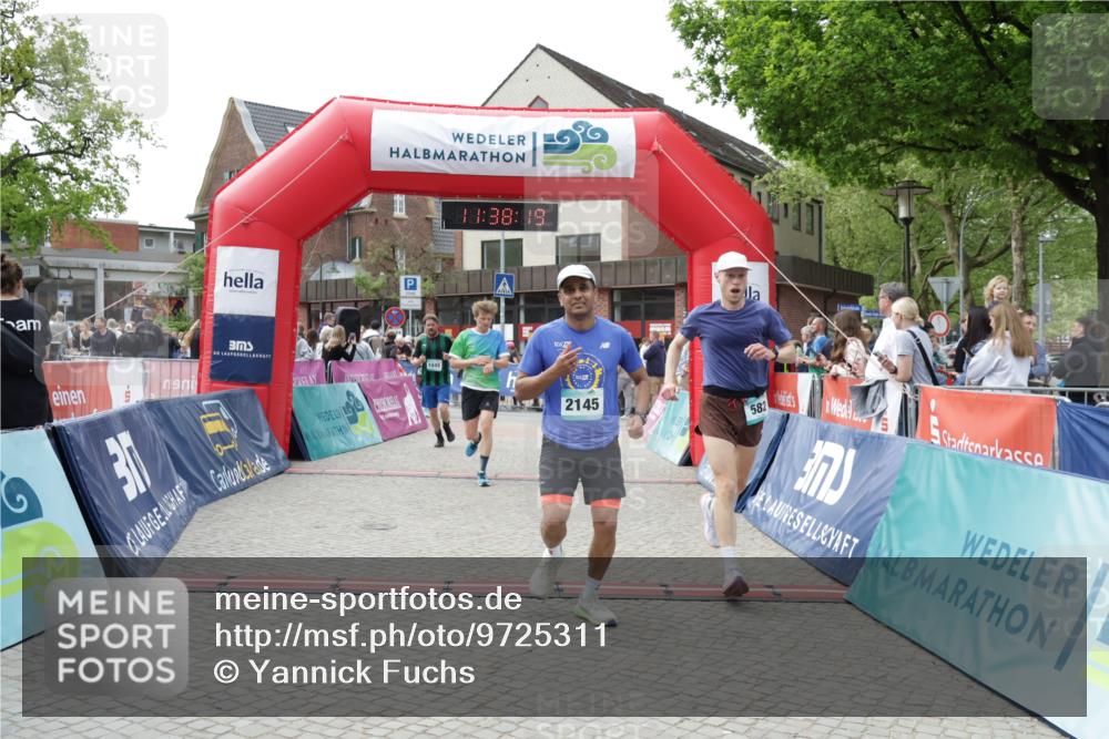 10.05.2026 - 8. Wedeler Halbmarathon Yannick Fuchs http://msf.ph/oto/9725311 10.05.2026 11:38:17 Ziel 81, 146, 582, 768, 922, 1045, 2141, 2145 meine-sportfotos.de