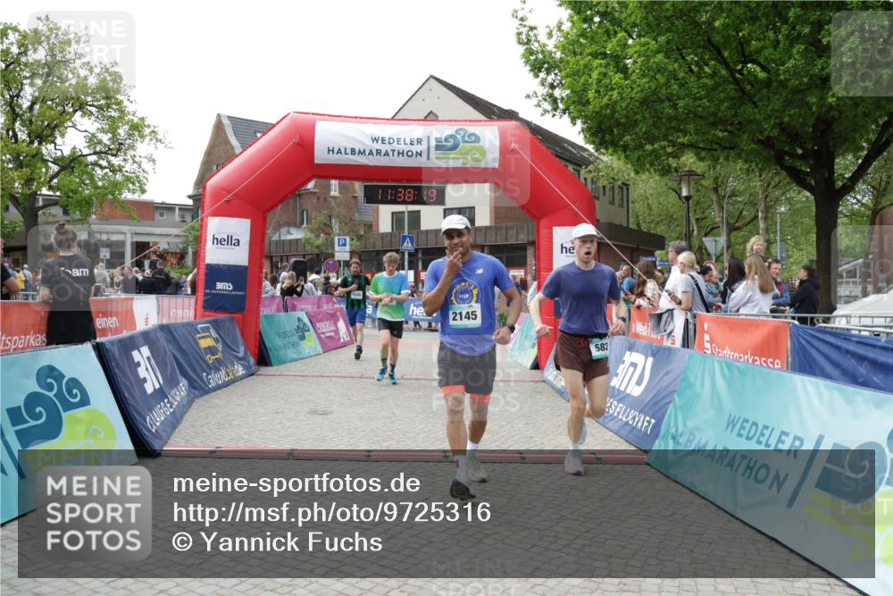 10.05.2026 - 8. Wedeler Halbmarathon Yannick Fuchs http://msf.ph/oto/9725316 10.05.2026 11:38:18 Ziel 146, 582, 768, 922, 1045, 2141, 2145 meine-sportfotos.de