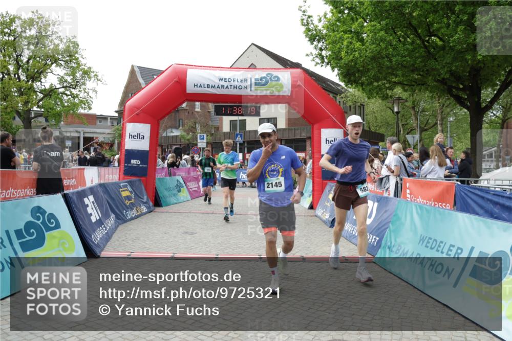 10.05.2026 - 8. Wedeler Halbmarathon Yannick Fuchs http://msf.ph/oto/9725321 10.05.2026 11:38:18 Ziel 146, 582, 768, 922, 1045, 2141, 2145 meine-sportfotos.de