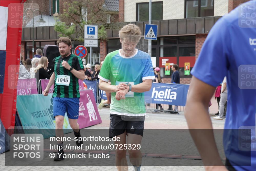 10.05.2026 - 8. Wedeler Halbmarathon Yannick Fuchs http://msf.ph/oto/9725329 10.05.2026 11:38:19 Ziel 146, 582, 768, 922, 1045, 2141, 2145 meine-sportfotos.de