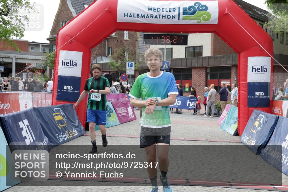 10.05.2026 - 8. Wedeler Halbmarathon Yannick Fuchs http://msf.ph/oto/9725347 10.05.2026 11:38:20 Ziel 146, 582, 768, 922, 1045, 2040, 2141, 2145 meine-sportfotos.de