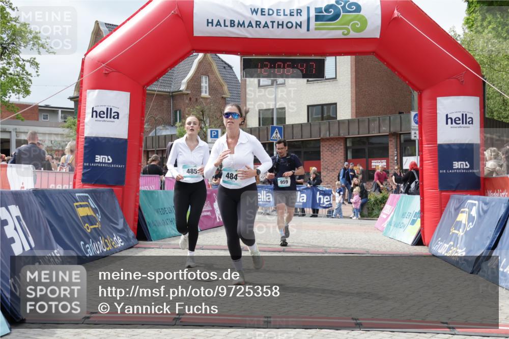 10.05.2026 - 8. Wedeler Halbmarathon Yannick Fuchs http://msf.ph/oto/9725358 10.05.2026 12:06:46 Ziel 313, 484, 485, 958, 959 meine-sportfotos.de
