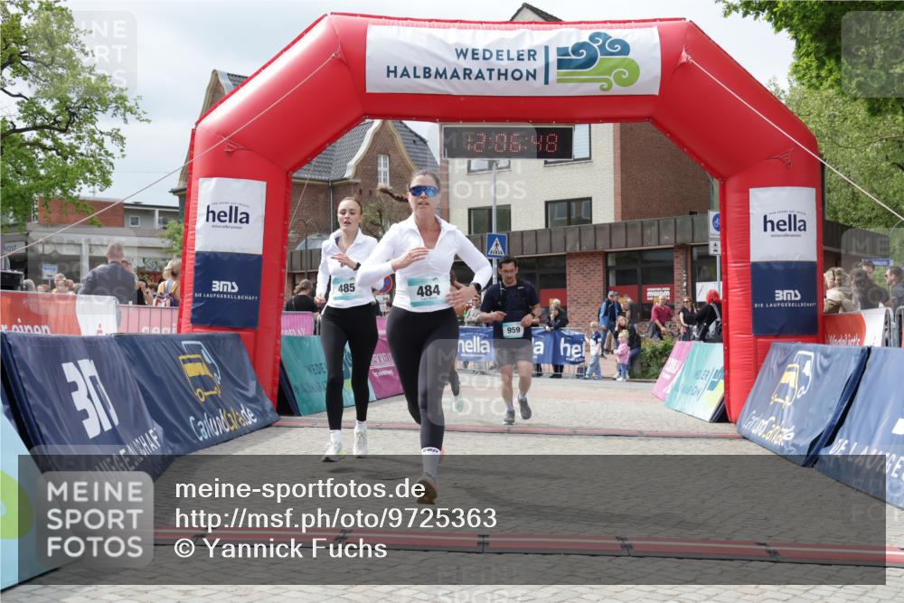 10.05.2026 - 8. Wedeler Halbmarathon Yannick Fuchs http://msf.ph/oto/9725363 10.05.2026 12:06:46 Ziel 313, 484, 485, 958, 959 meine-sportfotos.de