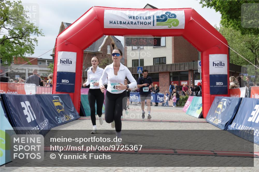 10.05.2026 - 8. Wedeler Halbmarathon Yannick Fuchs http://msf.ph/oto/9725367 10.05.2026 12:06:46 Ziel 313, 484, 485, 958, 959 meine-sportfotos.de
