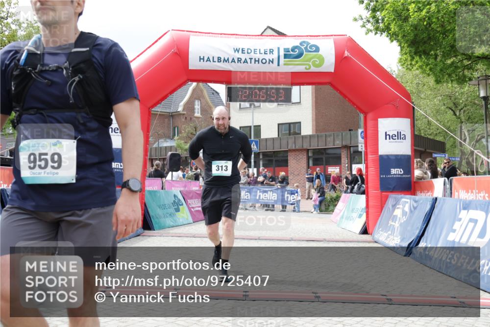 10.05.2026 - 8. Wedeler Halbmarathon Yannick Fuchs http://msf.ph/oto/9725407 10.05.2026 12:06:51 Ziel 313, 484, 485, 631, 958, 959 meine-sportfotos.de