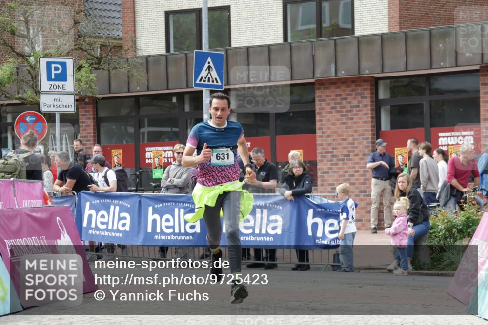 10.05.2026 - 8. Wedeler Halbmarathon Yannick Fuchs http://msf.ph/oto/9725423 10.05.2026 12:06:53 Ziel 313, 631 meine-sportfotos.de