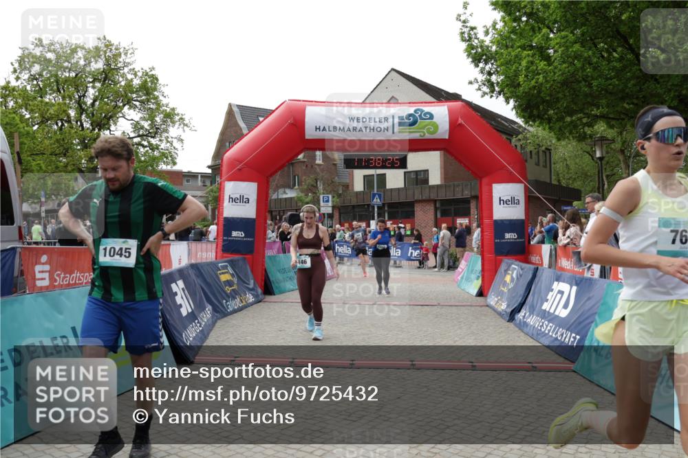 10.05.2026 - 8. Wedeler Halbmarathon Yannick Fuchs http://msf.ph/oto/9725432 10.05.2026 11:38:24 Ziel 146, 360, 688, 765, 768, 1045, 2040 meine-sportfotos.de