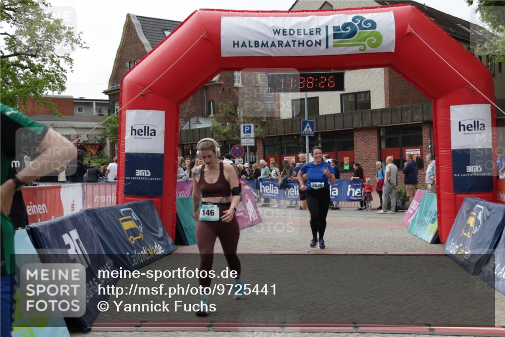 10.05.2026 - 8. Wedeler Halbmarathon Yannick Fuchs http://msf.ph/oto/9725441 10.05.2026 11:38:24 Ziel 146, 360, 688, 765, 768, 1045, 2040 meine-sportfotos.de
