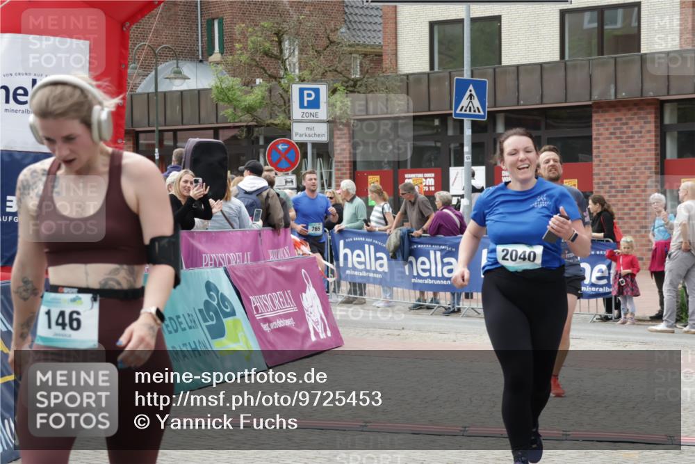 10.05.2026 - 8. Wedeler Halbmarathon Yannick Fuchs http://msf.ph/oto/9725453 10.05.2026 11:38:25 Ziel 146, 360, 688, 765, 768, 1045, 2040 meine-sportfotos.de