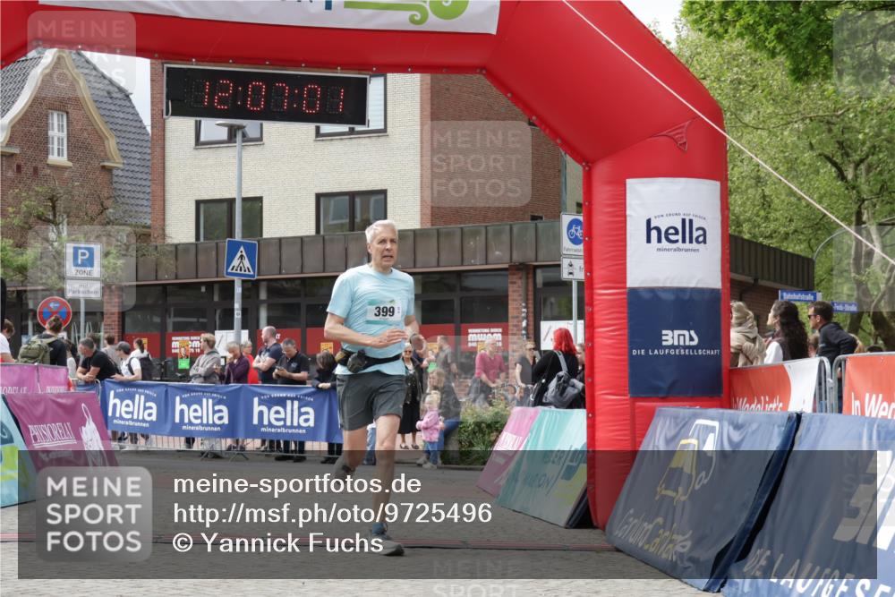 10.05.2026 - 8. Wedeler Halbmarathon Yannick Fuchs http://msf.ph/oto/9725496 10.05.2026 12:06:59 Ziel 399, 631 meine-sportfotos.de