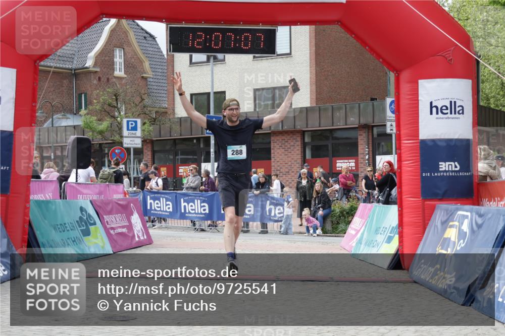 10.05.2026 - 8. Wedeler Halbmarathon Yannick Fuchs http://msf.ph/oto/9725541 10.05.2026 12:07:05 Ziel 288, 399 meine-sportfotos.de