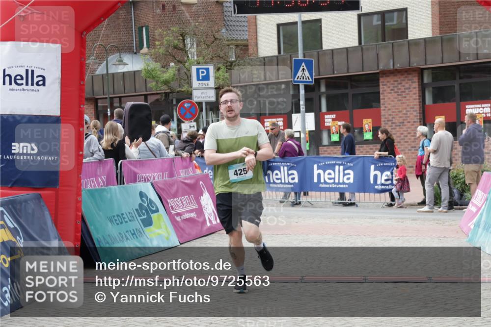 10.05.2026 - 8. Wedeler Halbmarathon Yannick Fuchs http://msf.ph/oto/9725563 10.05.2026 11:38:32 Ziel 425, 688, 765 meine-sportfotos.de