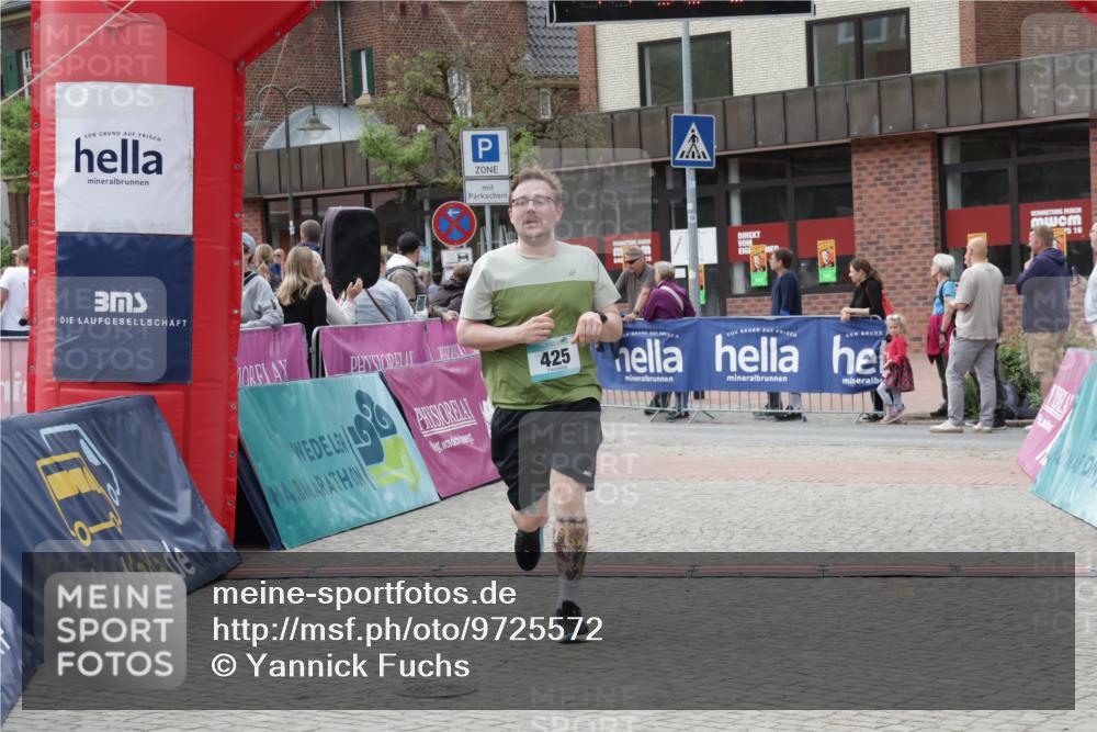 10.05.2026 - 8. Wedeler Halbmarathon Yannick Fuchs http://msf.ph/oto/9725572 10.05.2026 11:38:32 Ziel 425, 688, 765 meine-sportfotos.de