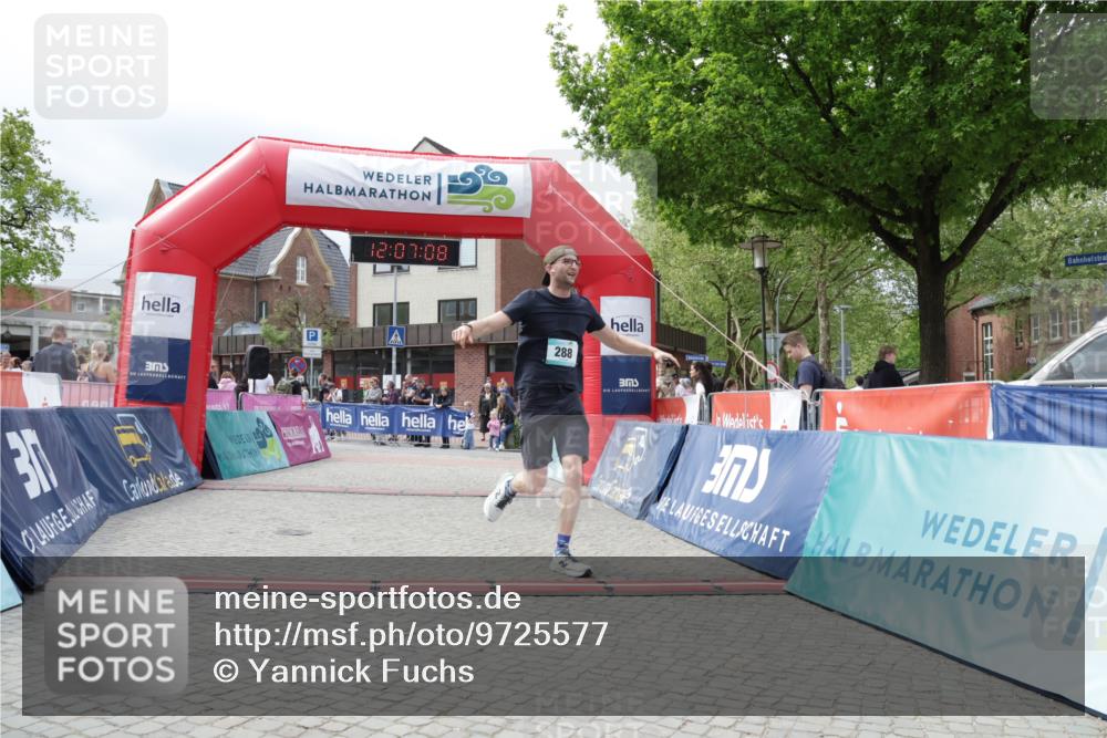 10.05.2026 - 8. Wedeler Halbmarathon Yannick Fuchs http://msf.ph/oto/9725577 10.05.2026 12:07:06 Ziel 288 meine-sportfotos.de