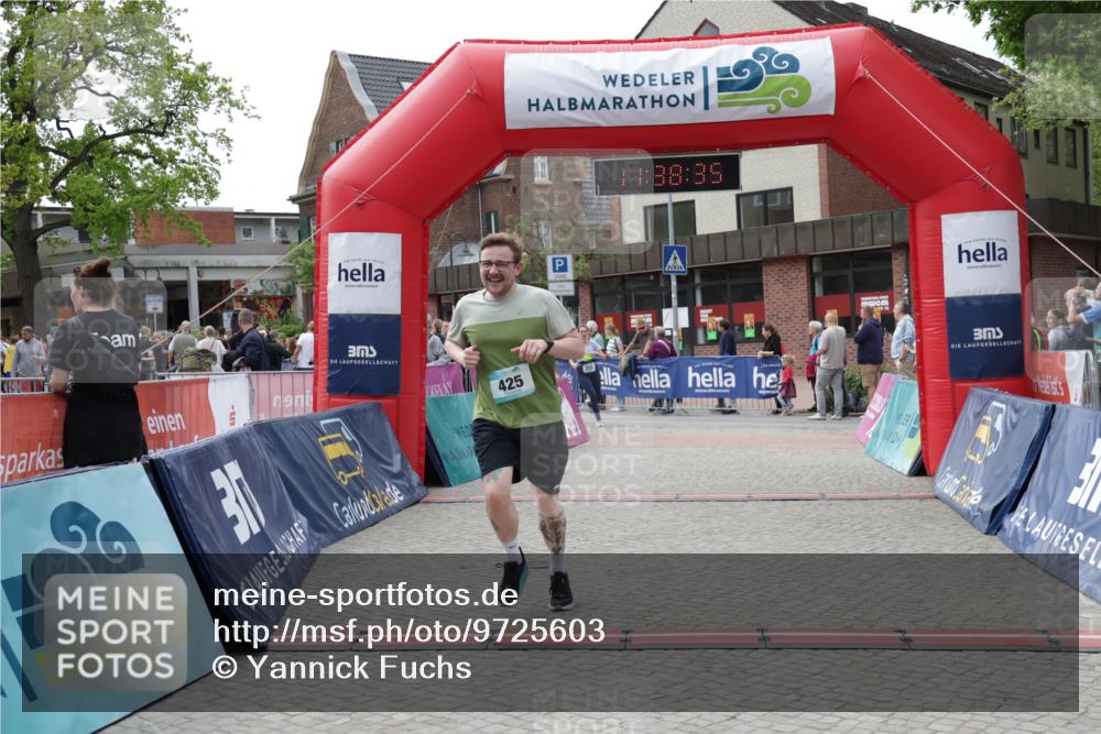 10.05.2026 - 8. Wedeler Halbmarathon Yannick Fuchs http://msf.ph/oto/9725603 10.05.2026 11:38:33 Ziel 425, 688, 765 meine-sportfotos.de