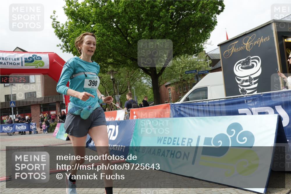 10.05.2026 - 8. Wedeler Halbmarathon Yannick Fuchs http://msf.ph/oto/9725643 10.05.2026 12:07:24 Ziel 398 meine-sportfotos.de