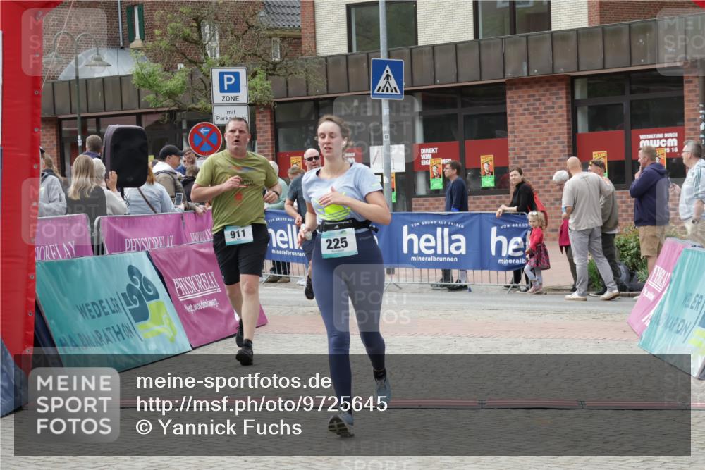 10.05.2026 - 8. Wedeler Halbmarathon Yannick Fuchs http://msf.ph/oto/9725645 10.05.2026 11:38:37 Ziel 29, 225, 425, 911 meine-sportfotos.de