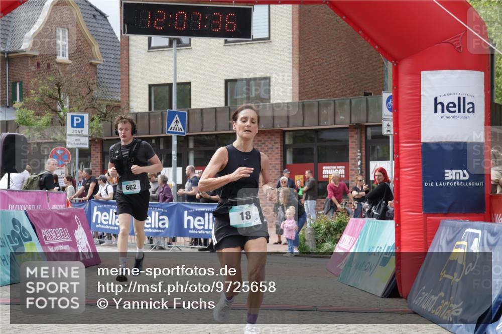 10.05.2026 - 8. Wedeler Halbmarathon Yannick Fuchs http://msf.ph/oto/9725658 10.05.2026 12:07:34 Ziel 18, 662 meine-sportfotos.de