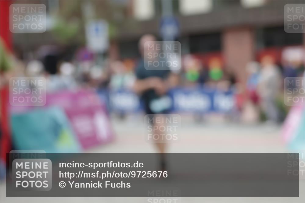 10.05.2026 - 8. Wedeler Halbmarathon Yannick Fuchs http://msf.ph/oto/9725676 10.05.2026 11:38:39 Ziel 29, 225, 911 meine-sportfotos.de