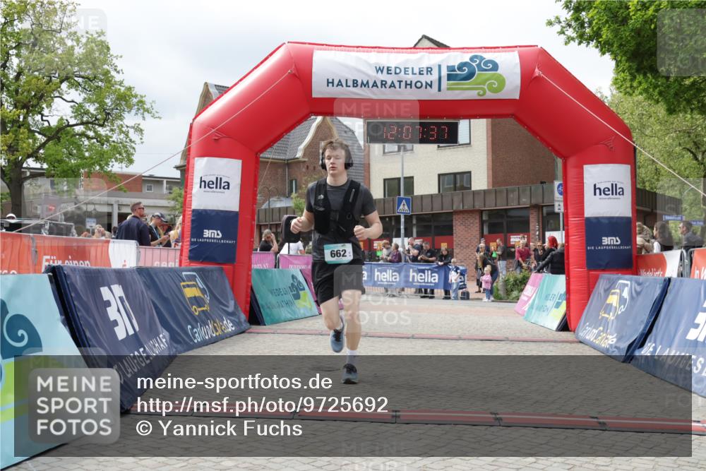 10.05.2026 - 8. Wedeler Halbmarathon Yannick Fuchs http://msf.ph/oto/9725692 10.05.2026 12:07:36 Ziel 18, 612, 662 meine-sportfotos.de