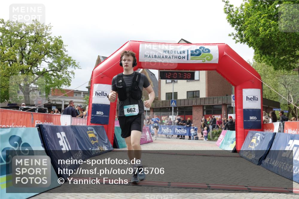10.05.2026 - 8. Wedeler Halbmarathon Yannick Fuchs http://msf.ph/oto/9725706 10.05.2026 12:07:36 Ziel 18, 612, 662 meine-sportfotos.de