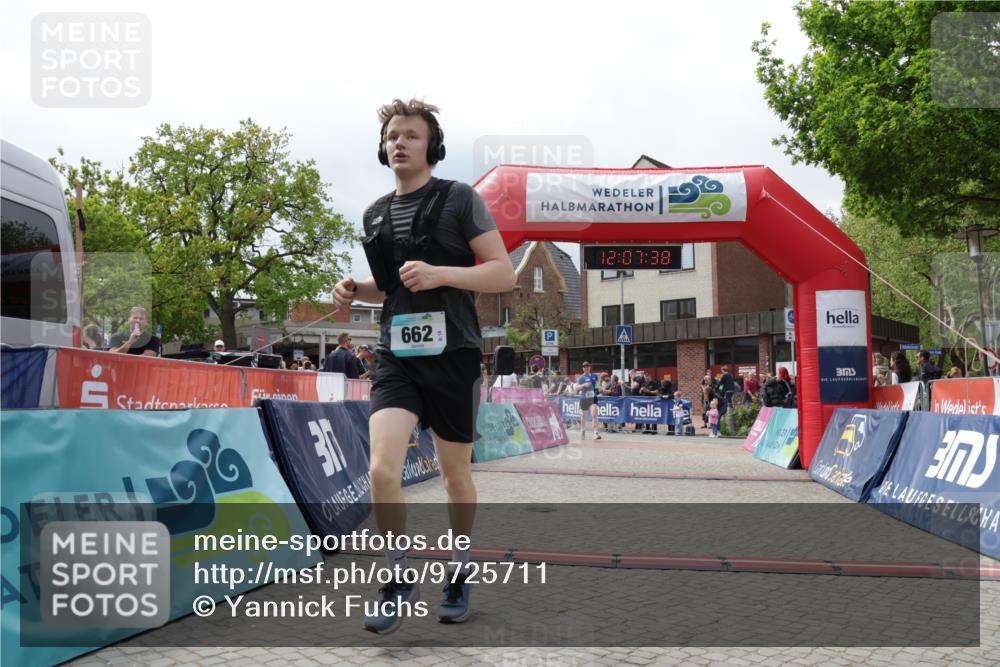10.05.2026 - 8. Wedeler Halbmarathon Yannick Fuchs http://msf.ph/oto/9725711 10.05.2026 12:07:36 Ziel 18, 612, 662 meine-sportfotos.de